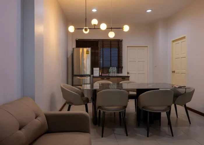 Huge Townhome In Cbd I 4br 6bath * Bangkok