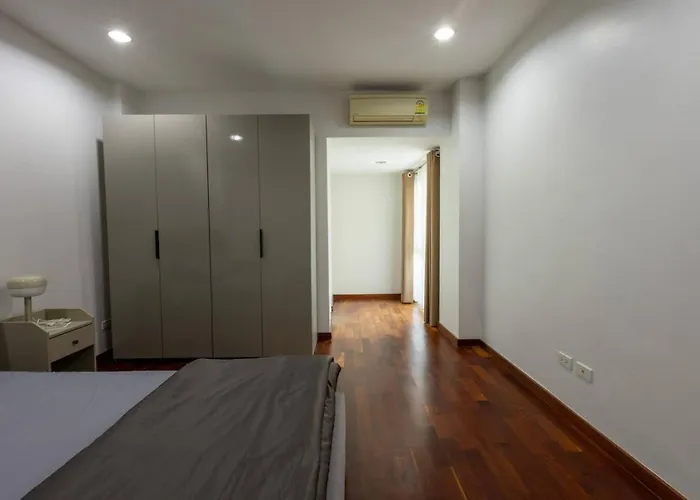 Huge Townhome In Cbd I 4br 6bath * Bangkok