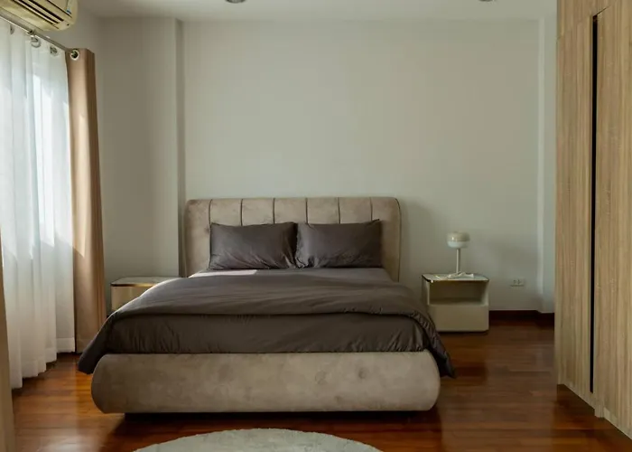 Huge Townhome In Cbd I 4br 6bath