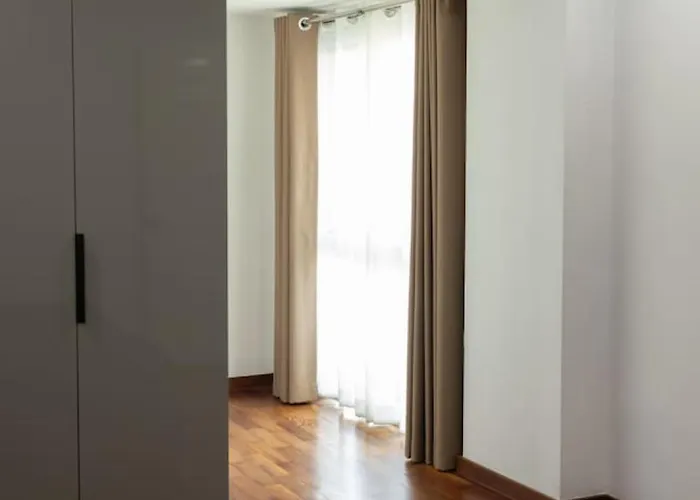 Huge Townhome In Cbd I 4br 6bath Bangkok