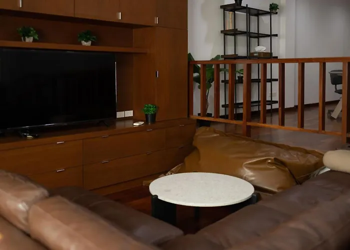 Huge Townhome In Cbd I 4br 6bath
