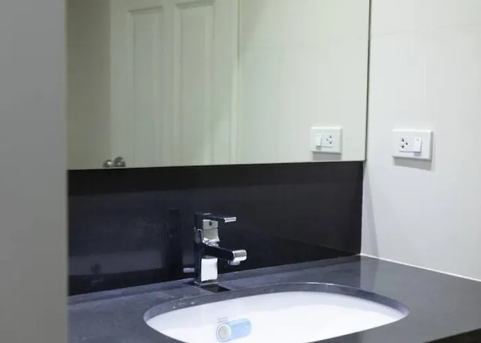 Huge Townhome In Cbd I 4br 6bath Bangkok